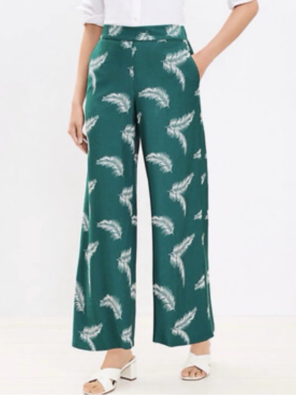 LOFT Green Wide-Leg Feather/ Leaf Print Pants